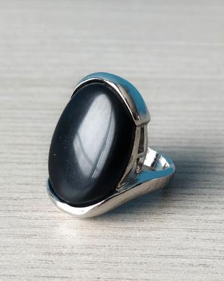 Anello con pietra nera