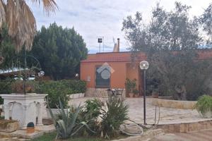 BIFAMILIARE A LATIANO