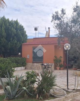 BIFAMILIARE A LATIANO