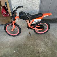 bici bimbo stile motocross