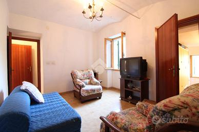 CASA SEMINDIPENDENTE A BISTAGNO