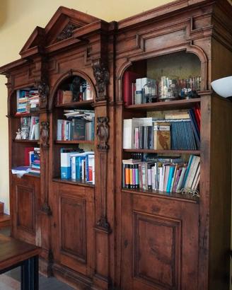 Libreria antica in noce intagliata 3 arcate