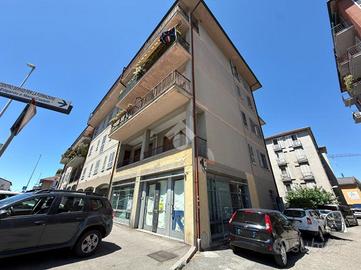 NEGOZIO A PAVIA