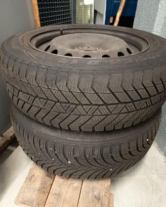 4 cerchi in ferro con gomme invernali