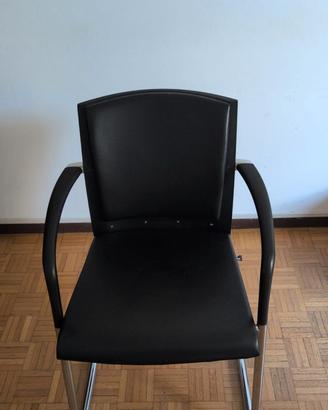 Sedie Konig + Neurath, pelle nera