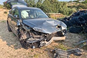 audi q3 incidentata 