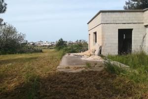 Terreno con fabbricato