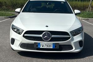 MERCEDES BENZ CLASSE A 180d SPORT OK NEOPATENTATI