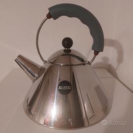 Bollitore Alessi 9093 in acciaio