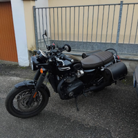 Bonneville T120 black praticamente nuova