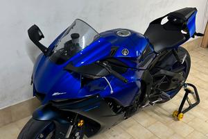Yamaha R1 2024