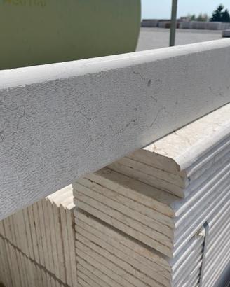 Battiscopa in pietra