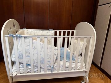 Lettino con sbarre per bambini