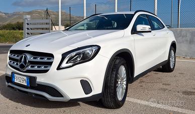 MERCEDES-BENZ GLA 180 BUSINESS (RESTYLING X156)