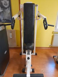 shoulder press technogym 