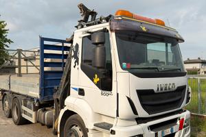 Iveco Stralis 500 Ribaltabile trilaterae con gru