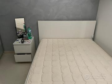 Letto  con 4 cassettoni +comodino + materasso