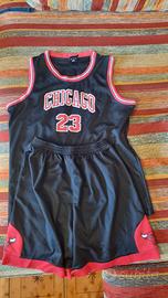 completo Chicago bulls(non originale) 13/14 anni 