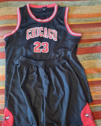 completo Chicago bulls(non originale) 13/14 anni 