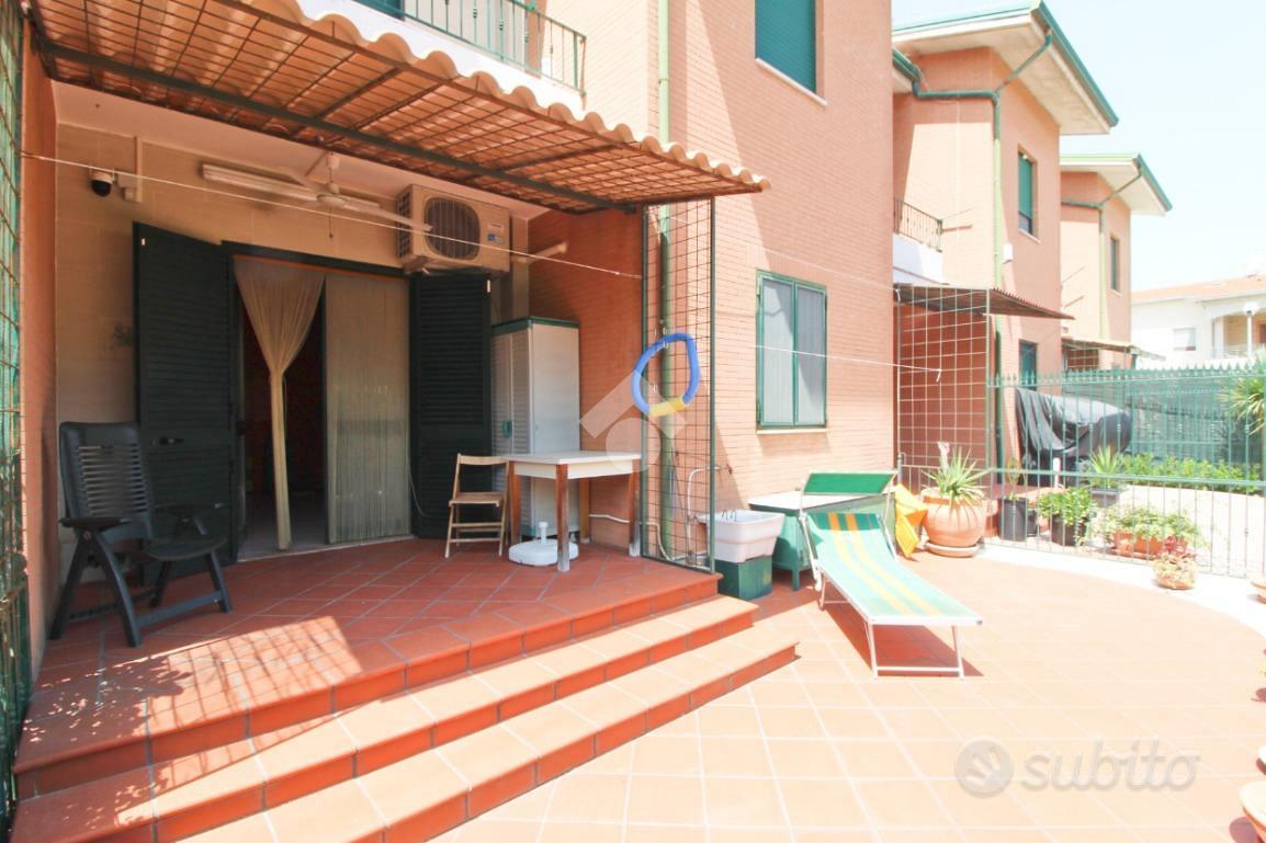 VILLA A SCHIERA A CAMPOMARINO - Vista 4