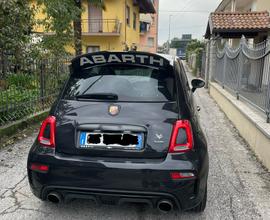 Abarth 595 Turismo con terminale akrapovic