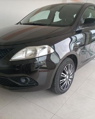 Lancia Ypsilon 1.2 69 CV 5 porte GPL Ecochic Gold 