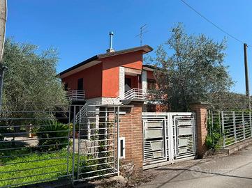VILLA SINGOLA A MONTEMILETTO
