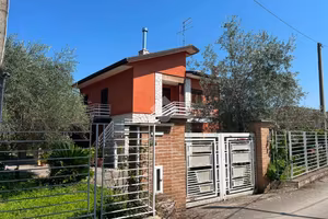 VILLA SINGOLA A MONTEMILETTO