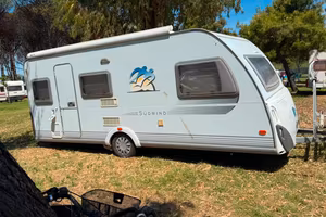 Caravan Roulotte Knaus 550 qk + mover + clima