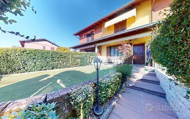 VILLETTA A SCHIERA CENTRALE