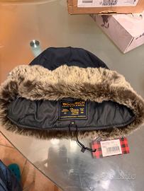 Cappello Woolrich originale con eco-pelliccia, M,