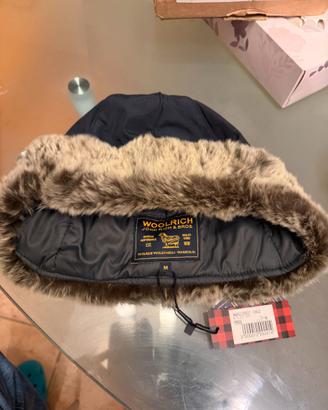 Cappello Woolrich originale con eco-pelliccia, M,