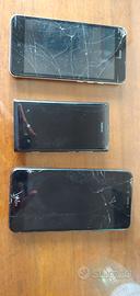 tre smartphone non funzionanti