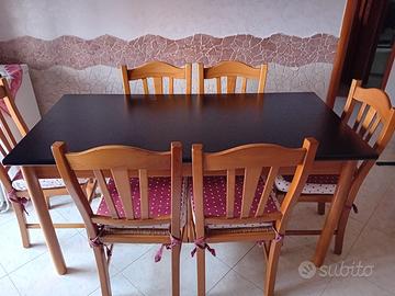 Tavolo e sedie