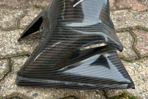 Cover serbatoio superiore in carbonio CMT