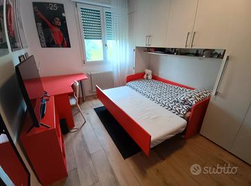 Letto singolo/doppio, scrivania e mensole 