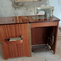 macchina da cucire Necchi 