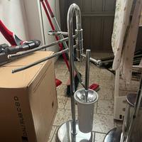 Porta asciugamano in metallo con spazzola per wc