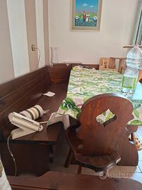 tavolo con cassapanca