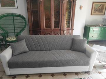 divano  letto usato pochissimo 