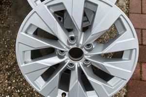 Cerchi originali Audi da 16 e gruppo Volkswagen