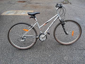 Mountain bike 26" da donna
nanba(