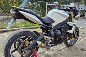 Triumph Street Triple 675