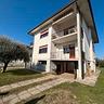 casa-singola-divisa-in-due-appartamenti-tricamere