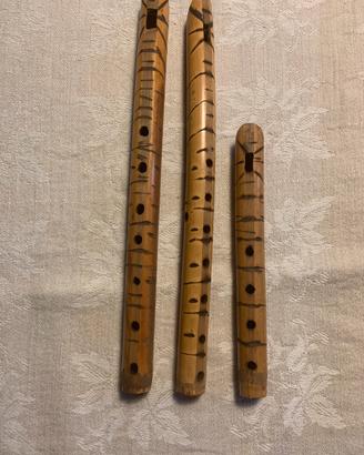 Set di tre flauti etnici in bambu