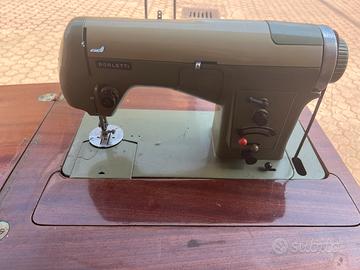 Macchina da cucire anni’60 con mobiletto