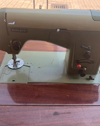 Macchina da cucire anni’60 con mobiletto