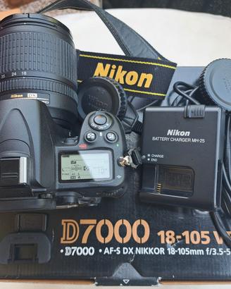 Nikon D7000 + Obiettivo 18-105mm VR - Kit Completo