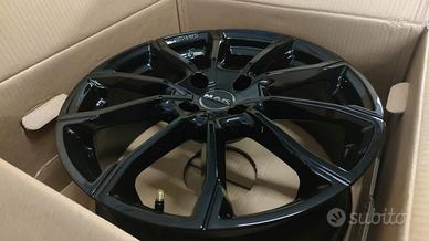 4 CERCHI LEGA MAK 18" FORD FIESTA CODICE A895