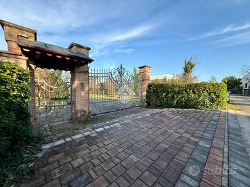 PORZIONE DI TRIFAMILIARE A ISTRANA